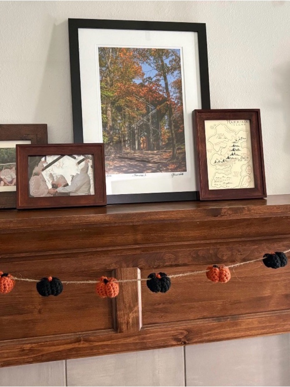 Hand Crafted Orange and Black Crochet mini Pumpkin Garland - Picture 2 of 4